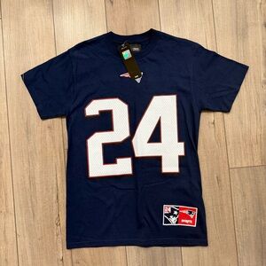 NWT New England Patriots #24 Revis Jersey T-shirt Size Small Unisex Mens women’s